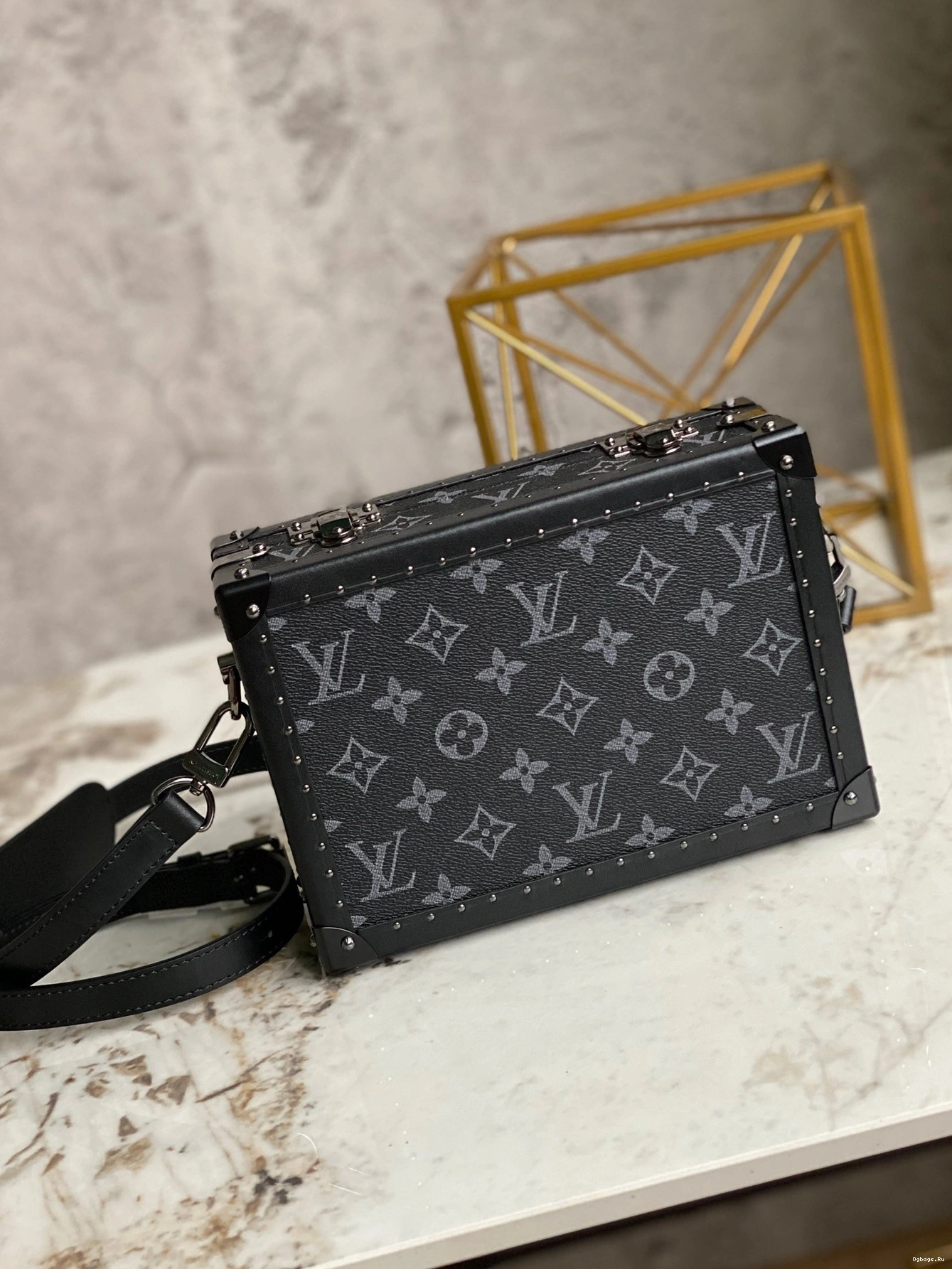 VUITTON CHANELUTCH LOUIS BOX 0121